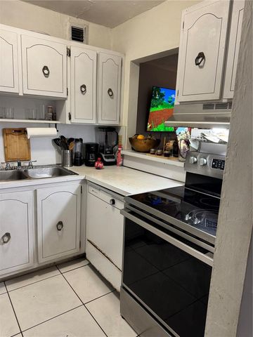 10395 N Kendall Drive V1, Miami, FL 33176