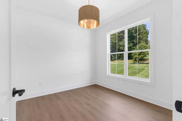 21 Burns Road, Travelers Rest, SC 29690