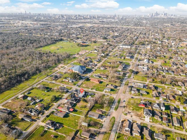 8901 Brandon Street, Houston, TX 77051