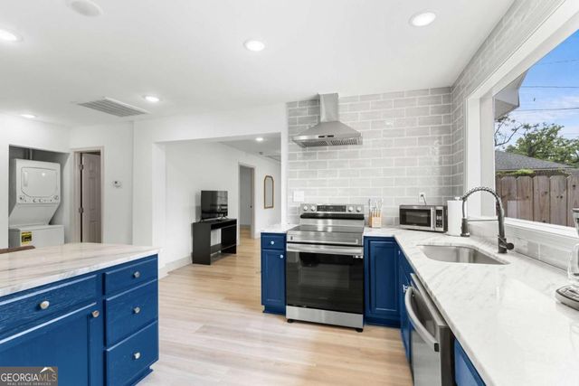 911 Hamilton Court, Savannah, GA 31401