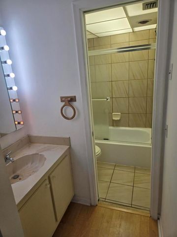 1800 N Andrews Avenue Ph-b, Fort Lauderdale, FL 33311