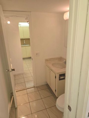 1800 N Andrews Avenue Ph-b, Fort Lauderdale, FL 33311