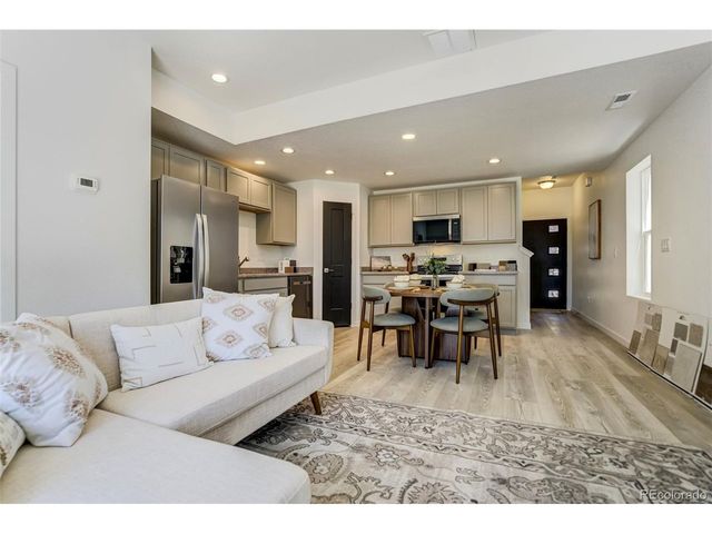 1881 Erin Loop, Colorado Springs, CO 80918