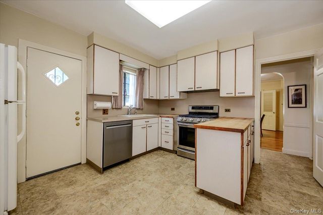 1264 Rhinelander Avenue, Bronx, NY 10461