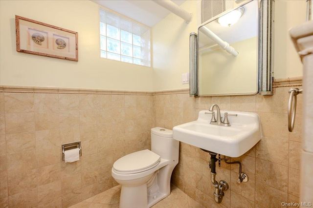 1264 Rhinelander Avenue, Bronx, NY 10461