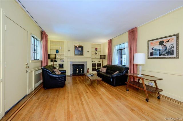 1264 Rhinelander Avenue, Bronx, NY 10461