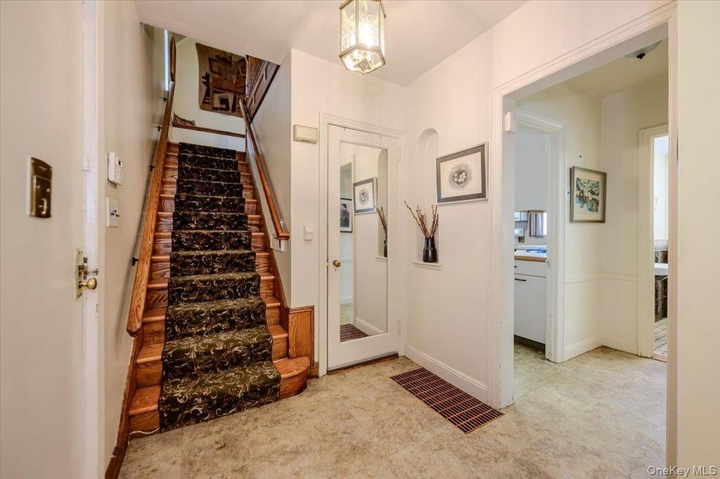 1264 Rhinelander Avenue, Bronx, NY 10461 — photo 4