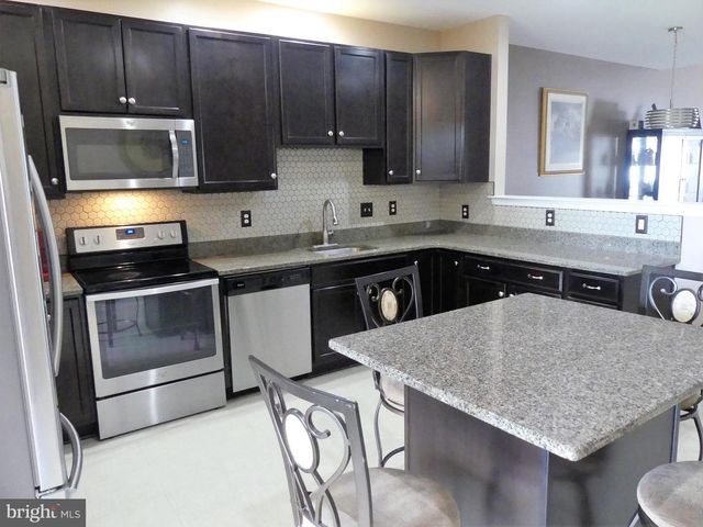 2133 HANFORD WAY, Pennsburg, PA 18073
