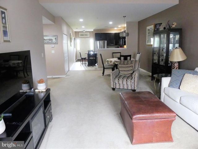 2133 HANFORD WAY, Pennsburg, PA 18073
