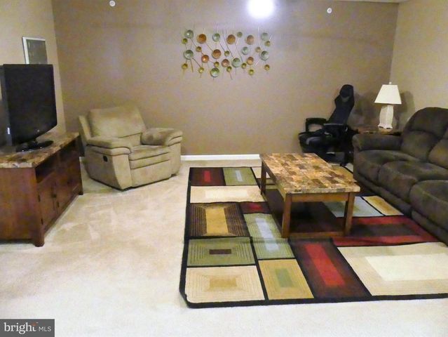 2133 HANFORD WAY, Pennsburg, PA 18073