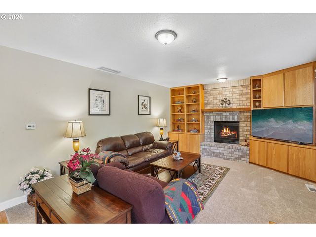 20495 Sw TREMONT Way, Beaverton, OR 97007