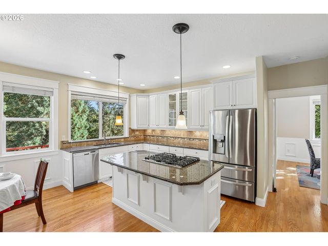20495 Sw TREMONT Way, Beaverton, OR 97007