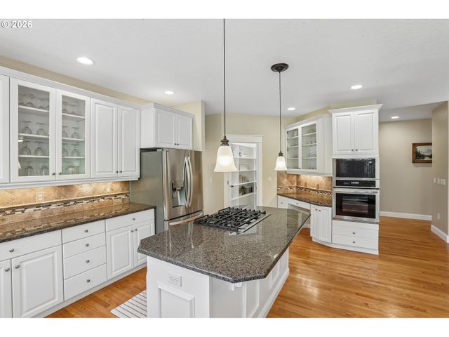 20495 Sw TREMONT Way, Beaverton, OR 97007