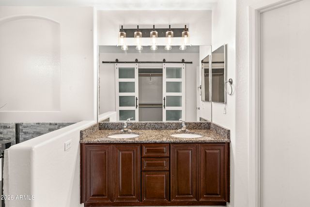 2272 E COCHISE Avenue, Apache Junction, AZ 85119