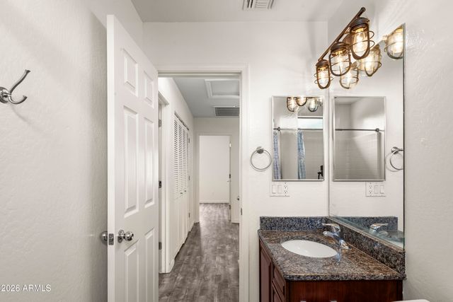 2272 E COCHISE Avenue, Apache Junction, AZ 85119