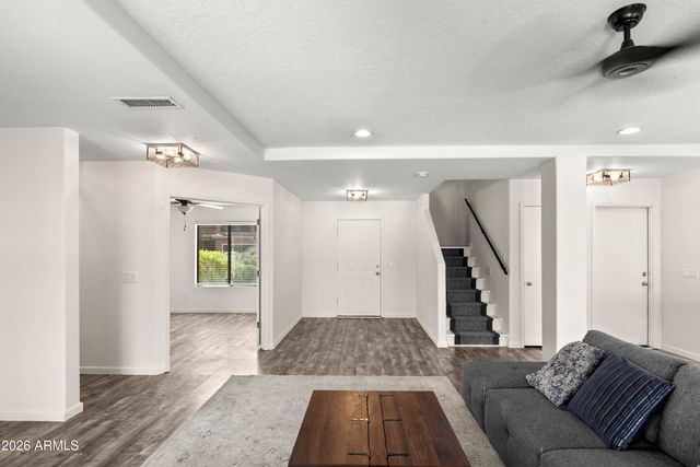 2272 E COCHISE Avenue, Apache Junction, AZ 85119