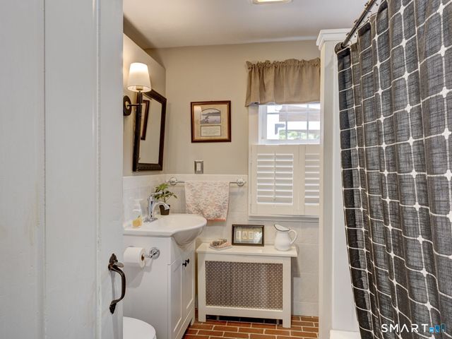 436 Middle Turnpike East, Manchester, CT 06040