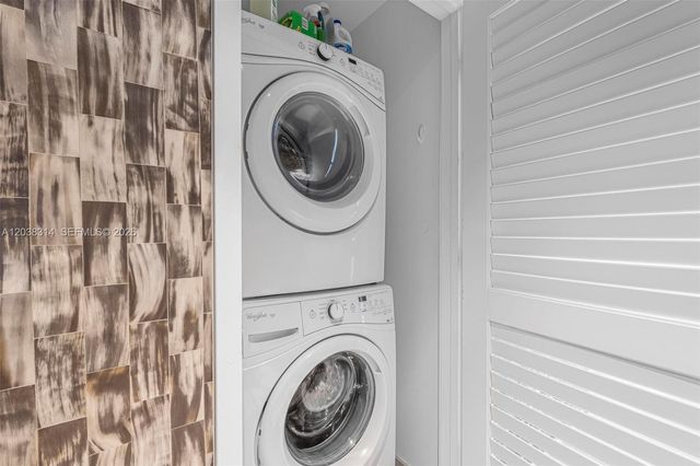 88 SW 7th St 3806, Miami, FL 33130