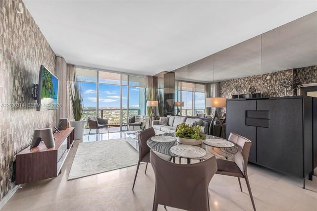88 SW 7th St 3806, Miami, FL 33130