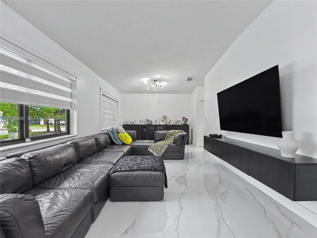 21965 SW 125th Ave, Miami, FL 33170