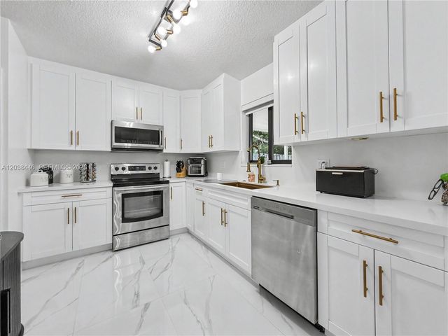 21965 SW 125th Ave, Miami, FL 33170