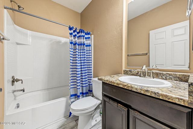 8745 N Black Pine Drive, Tucson, AZ 85743