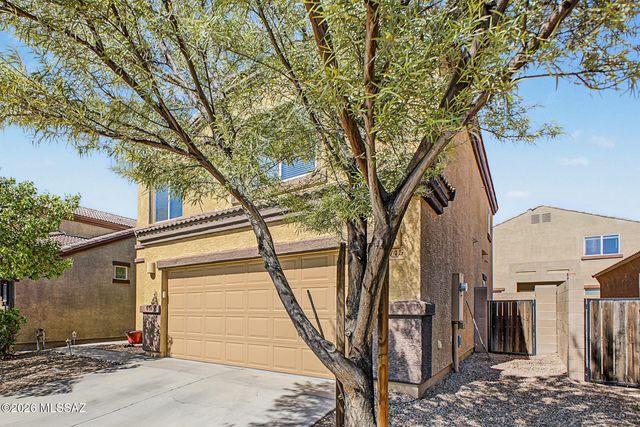 8745 N Black Pine Drive, Tucson, AZ 85743