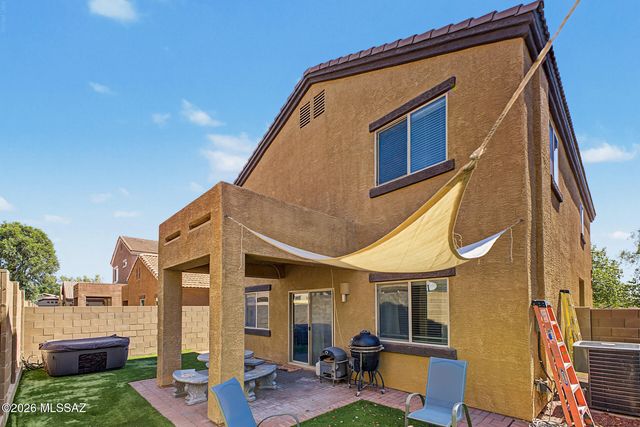8745 N Black Pine Drive, Tucson, AZ 85743