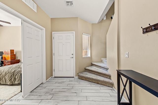 8745 N Black Pine Drive, Tucson, AZ 85743