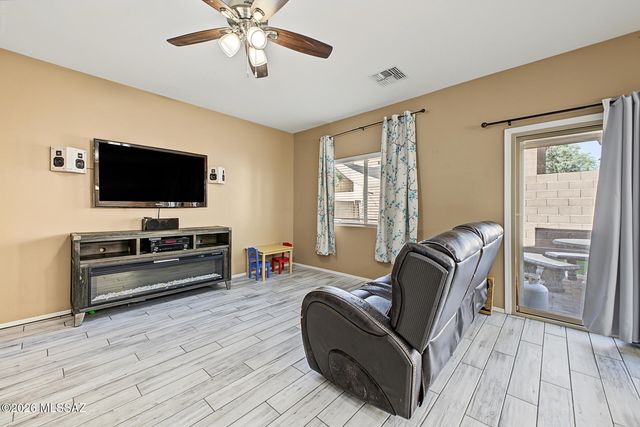 8745 N Black Pine Drive, Tucson, AZ 85743