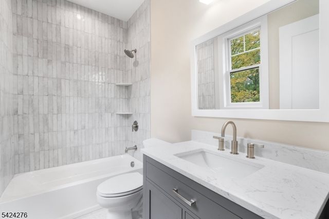 3 Brookside Dr, Warren Twp., NJ 07059