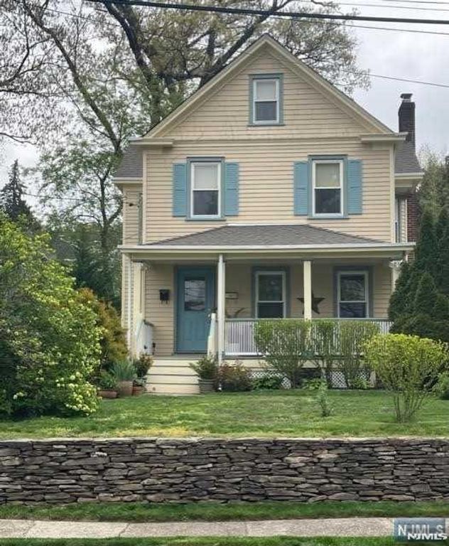 273 Edwards Street 2, Ridgewood, NJ 07450