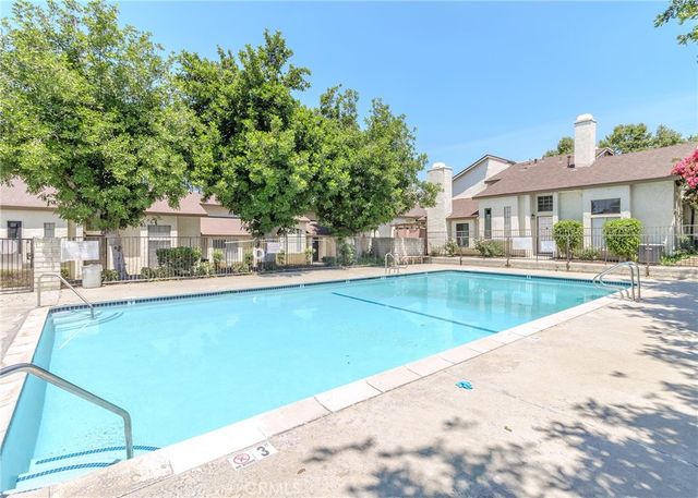 1974 E Lynwood Drive 2B, San Bernardino, CA 92404