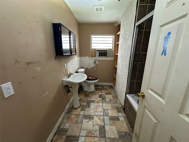 1202 Rebecca Lane, Arlington, TX 76014