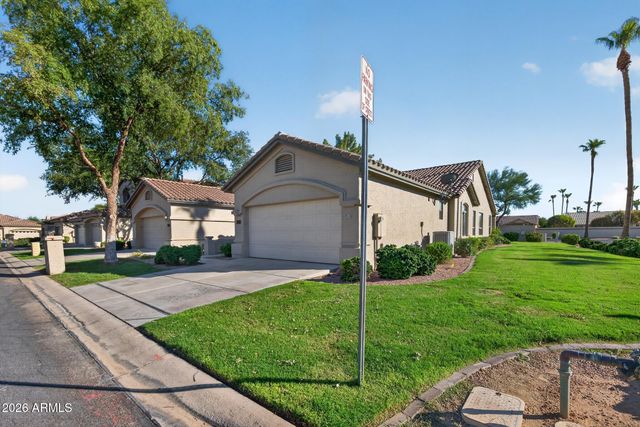 9733 E HOLIDAY Way, Sun Lakes, AZ 85248