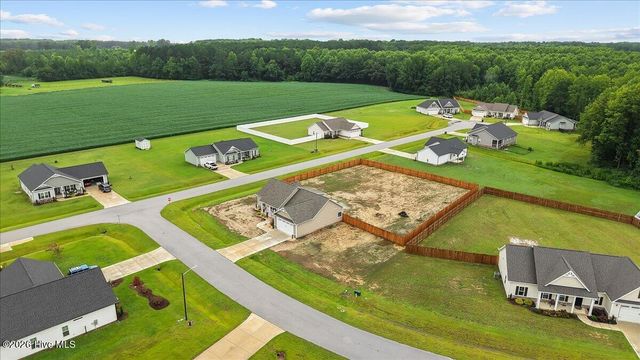 21 Oakbridge Way, Pikeville, NC 27863