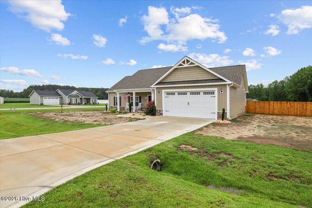 21 Oakbridge Way, Pikeville, NC 27863