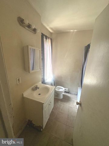 1802 W MONTGOMERY AVE, Philadelphia, PA 19121
