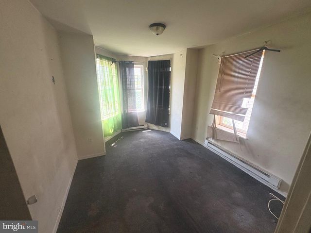 1802 W MONTGOMERY AVE, Philadelphia, PA 19121