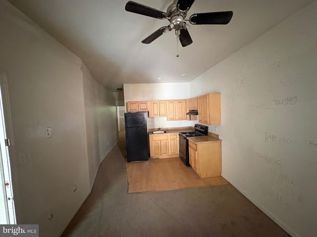 1802 W MONTGOMERY AVE, Philadelphia, PA 19121