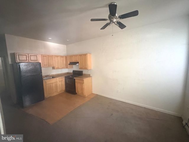 1802 W MONTGOMERY AVE, Philadelphia, PA 19121