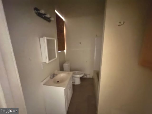 1802 W MONTGOMERY AVE, Philadelphia, PA 19121