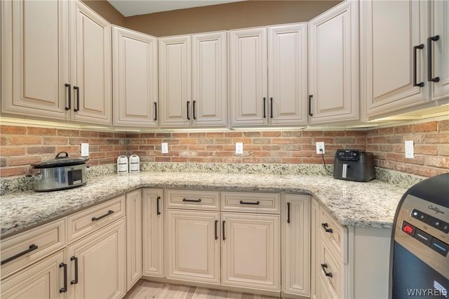 4990 Kraus Road, Clarence, NY 14031