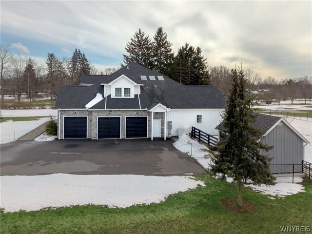 4990 Kraus Road, Clarence, NY 14031