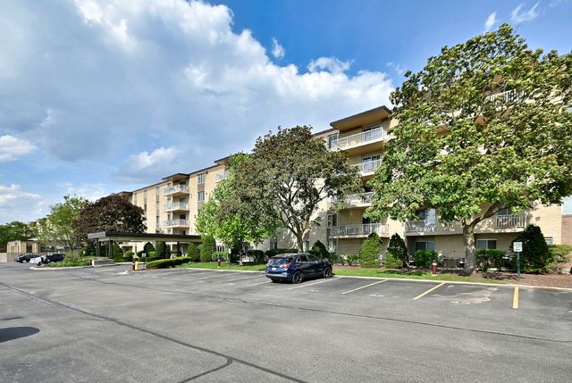 110 W Butterfield Road 309S, Elmhurst, IL 60126