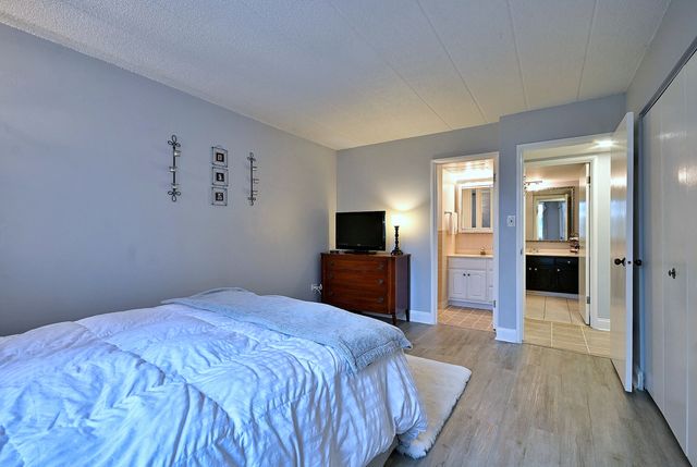 110 W Butterfield Road 309S, Elmhurst, IL 60126