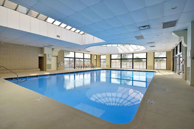 110 W Butterfield Road 309S, Elmhurst, IL 60126