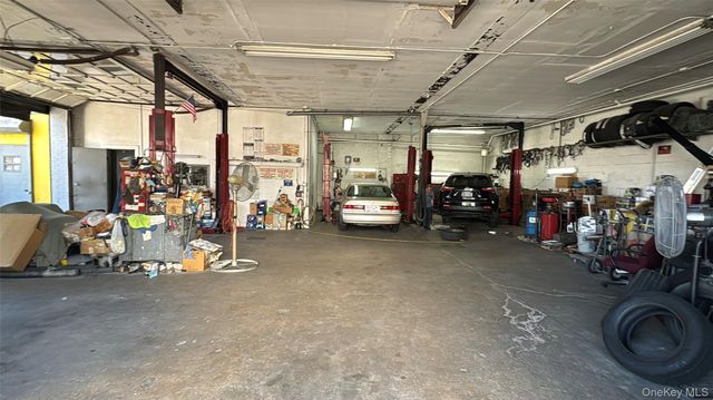 49-04 25th Ave, Astoria, NY 11377