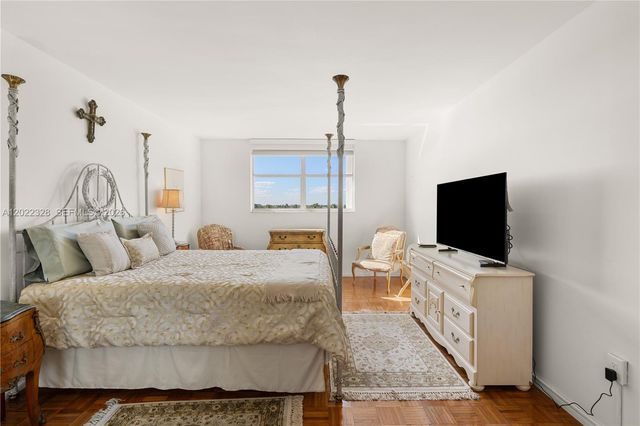 210 Sea View Drive 611, Key Biscayne, FL 33149