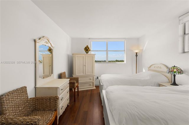 210 Sea View Drive 611, Key Biscayne, FL 33149